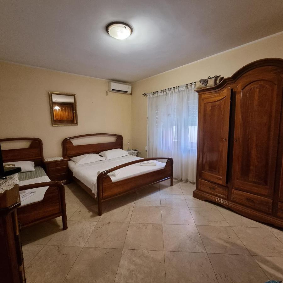Apartment On The Shore Of The Bay Of Kotor With Free Wi-Fi Екстер'єр фото